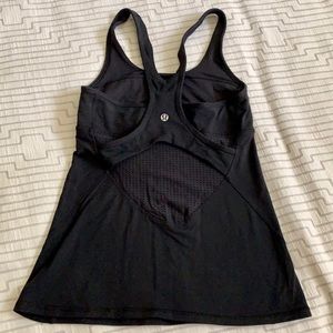 Lululemon tank black size 4